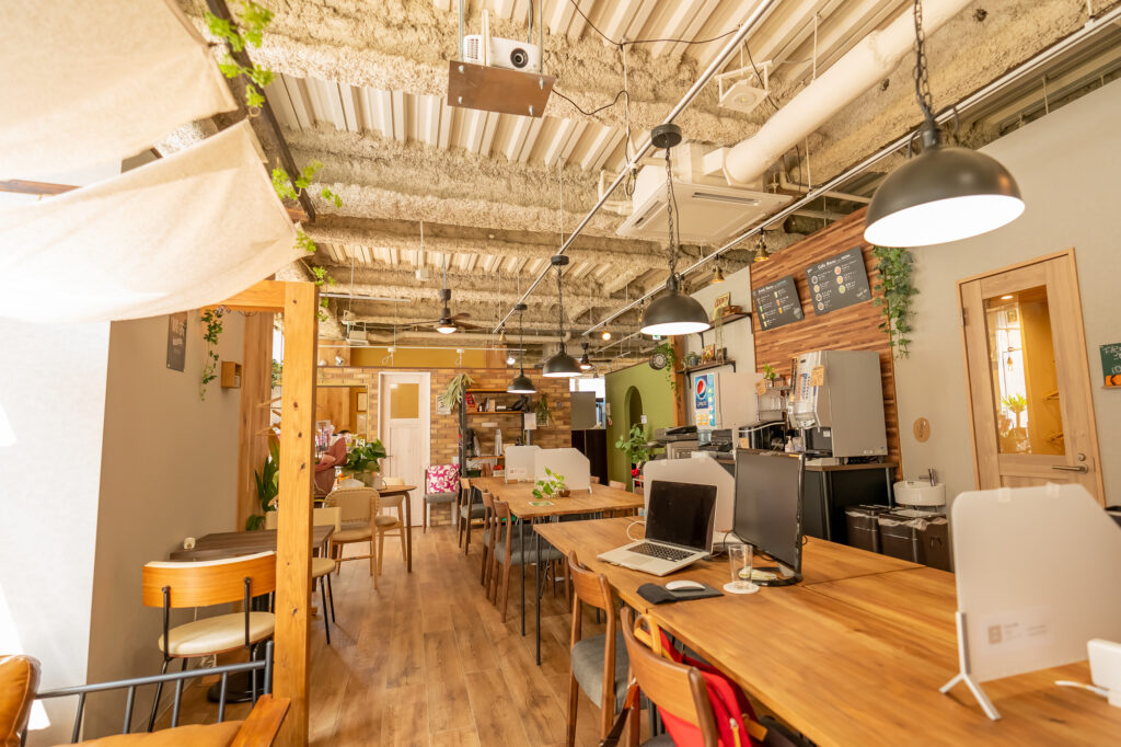 写真:base Co+志木 内観写真